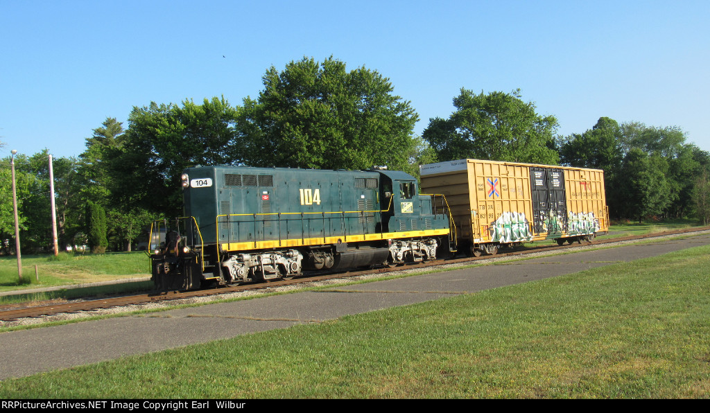 Ohio South Central Railroad (OSCR) 104